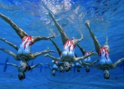 库里连续二十场比赛得分超过出色发挥，RNG不断突破！全场沸腾不已